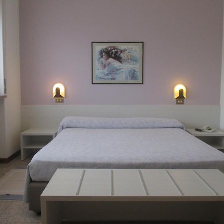 Hotel O'Scugnizzo 2 Belluno Bagian luar foto