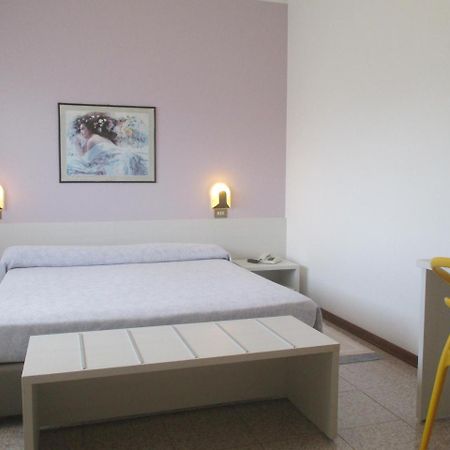 Hotel O'Scugnizzo 2 Belluno Bagian luar foto