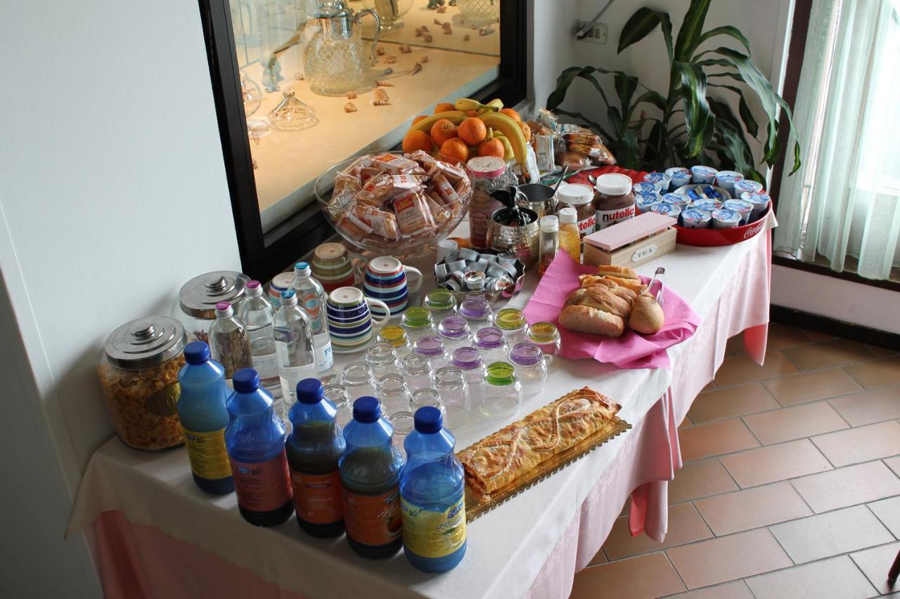 Hotel O'Scugnizzo 2 Belluno Bagian luar foto