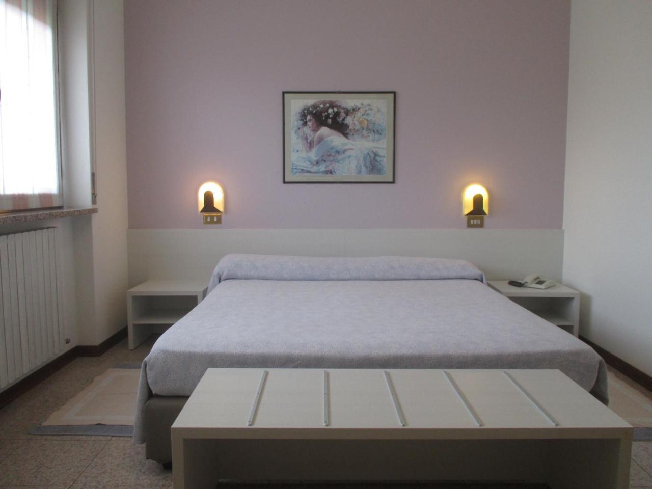 Hotel O'Scugnizzo 2 Belluno Bagian luar foto