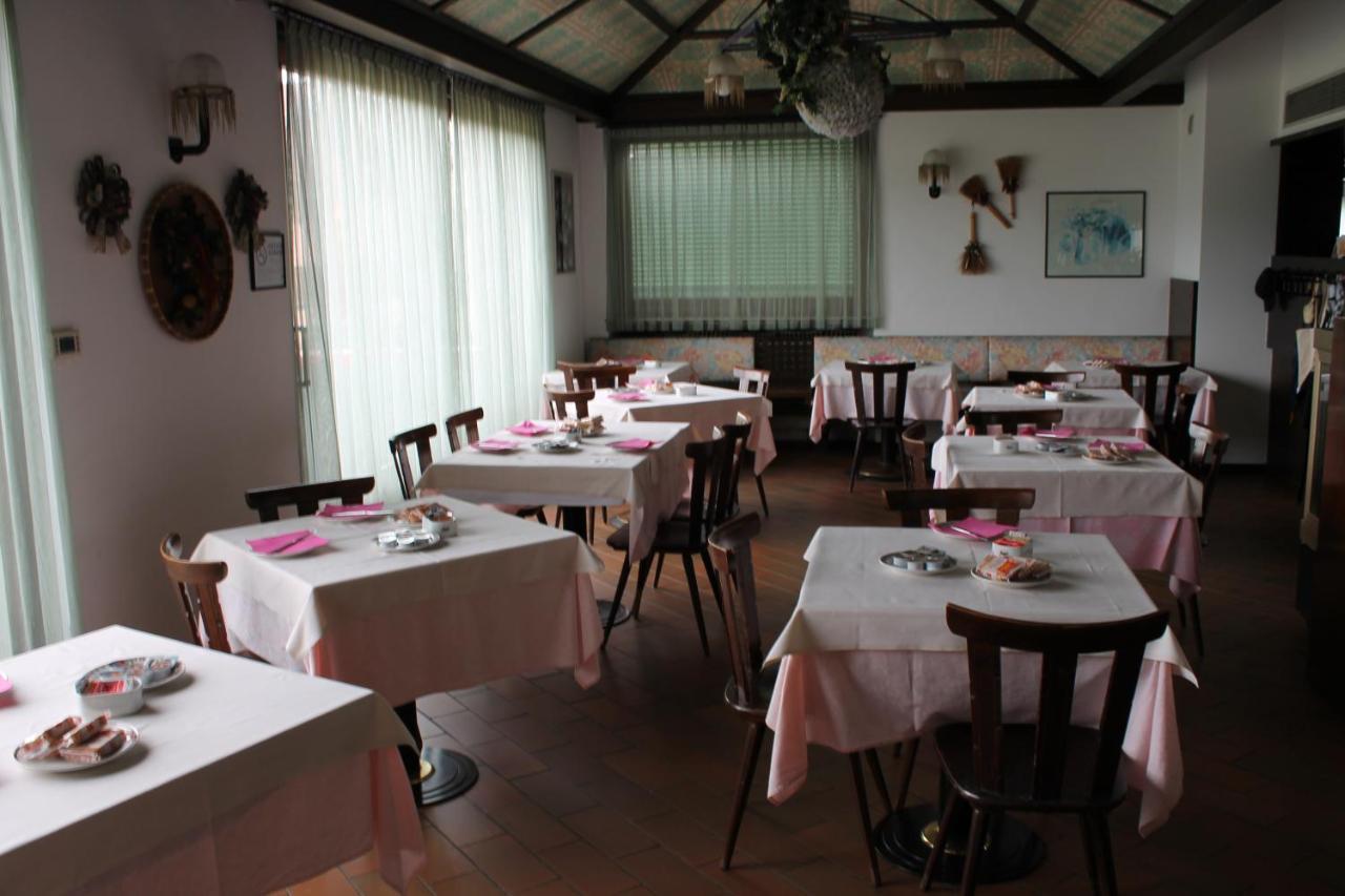 Hotel O'Scugnizzo 2 Belluno Bagian luar foto