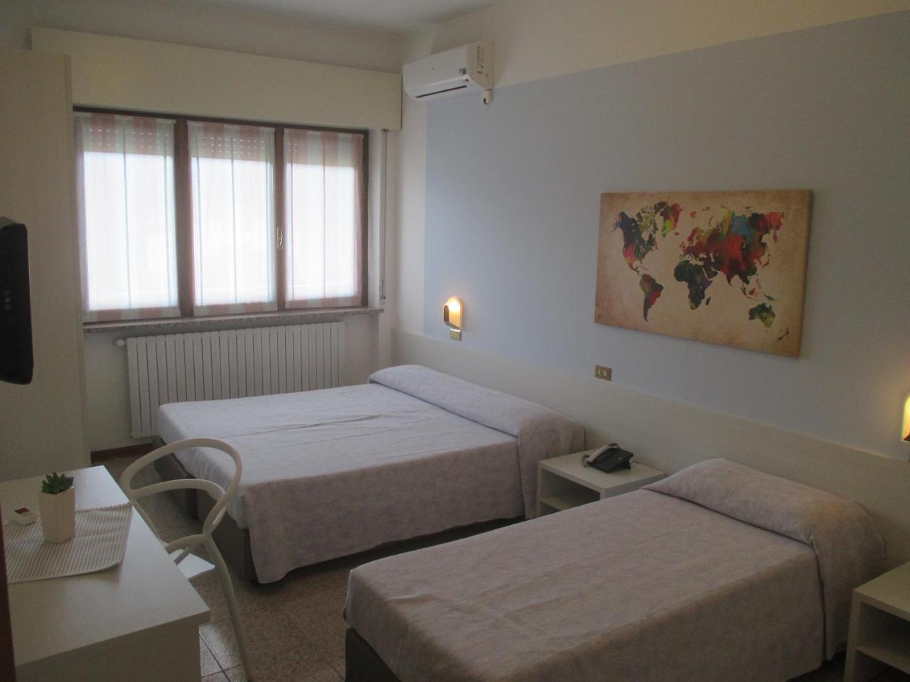 Hotel O'Scugnizzo 2 Belluno Bagian luar foto