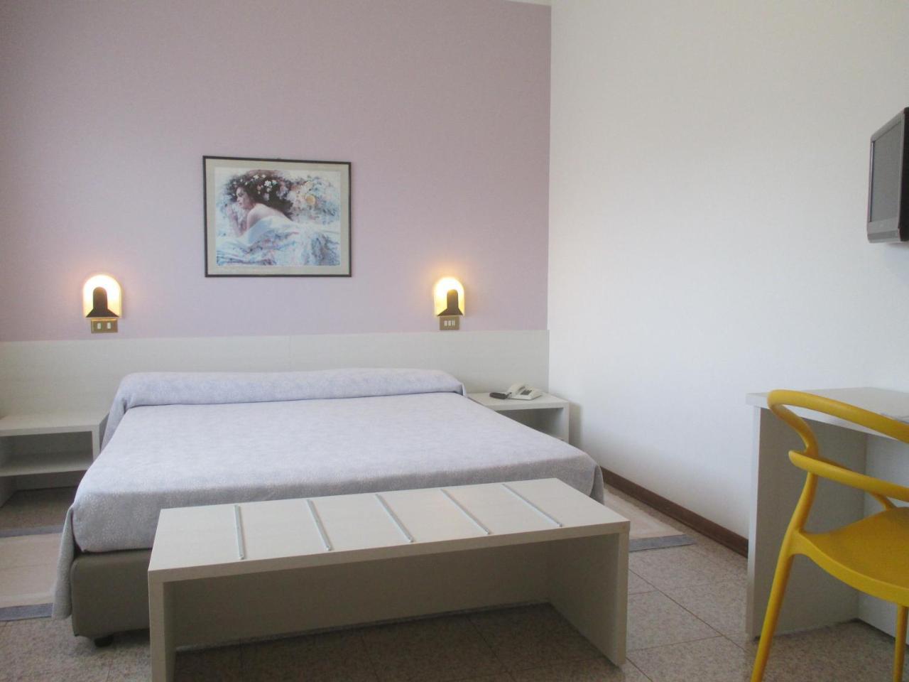 Hotel O'Scugnizzo 2 Belluno Bagian luar foto
