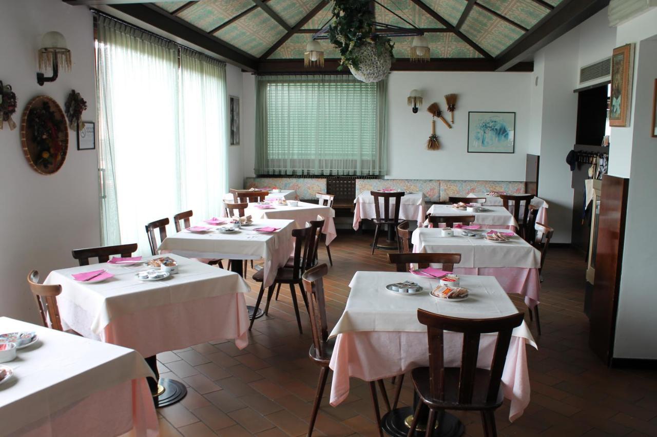Hotel O'Scugnizzo 2 Belluno Bagian luar foto