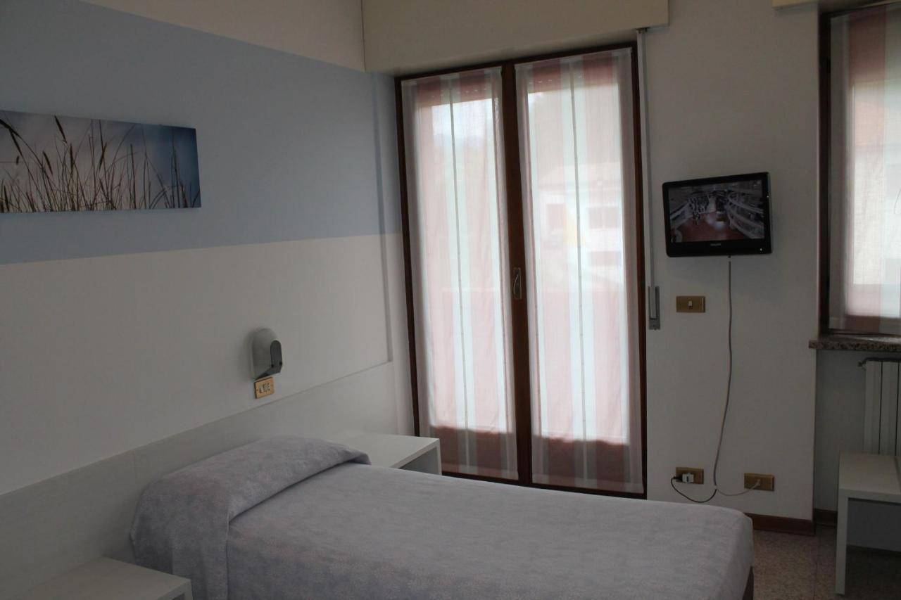 Hotel O'Scugnizzo 2 Belluno Bagian luar foto