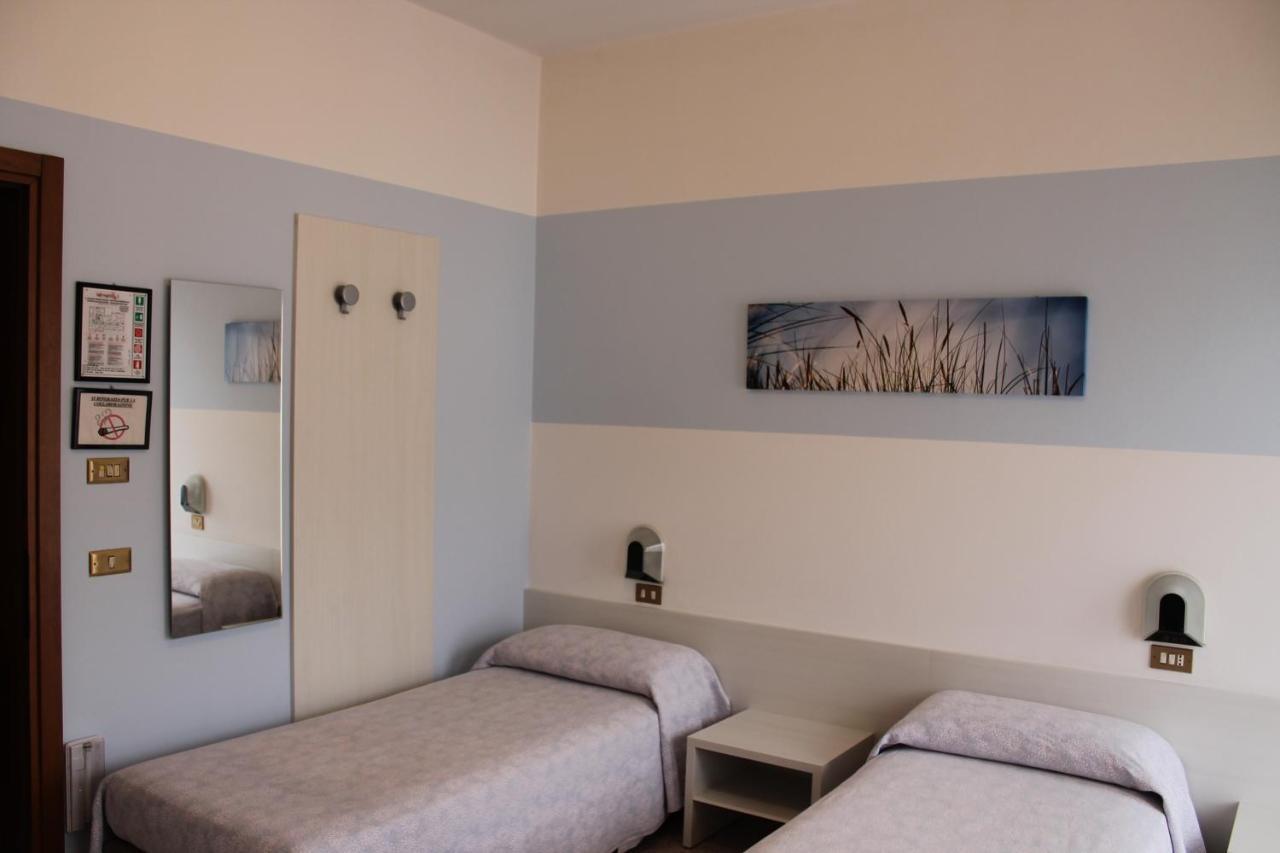 Hotel O'Scugnizzo 2 Belluno Bagian luar foto