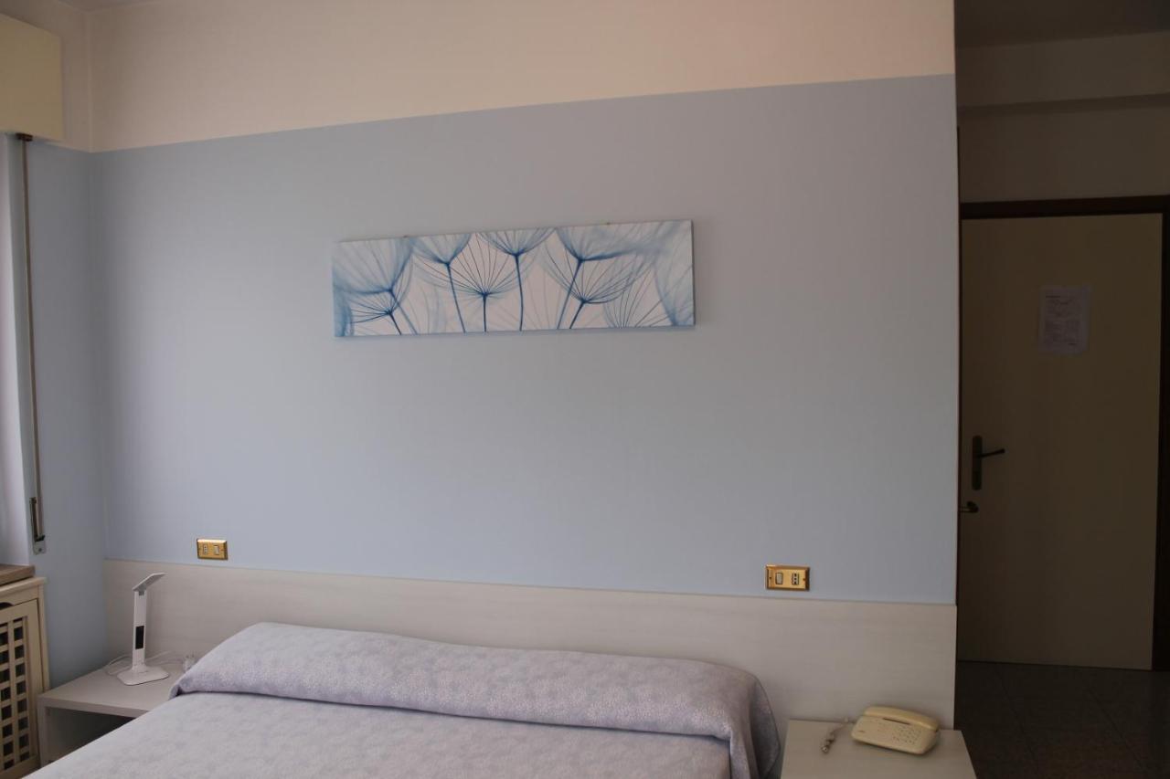 Hotel O'Scugnizzo 2 Belluno Bagian luar foto