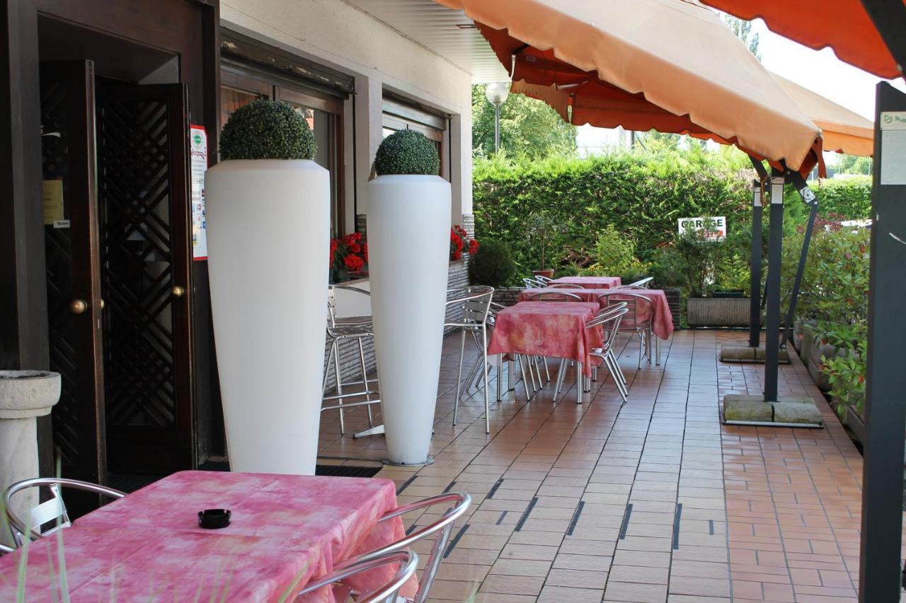 Hotel O'Scugnizzo 2 Belluno Bagian luar foto