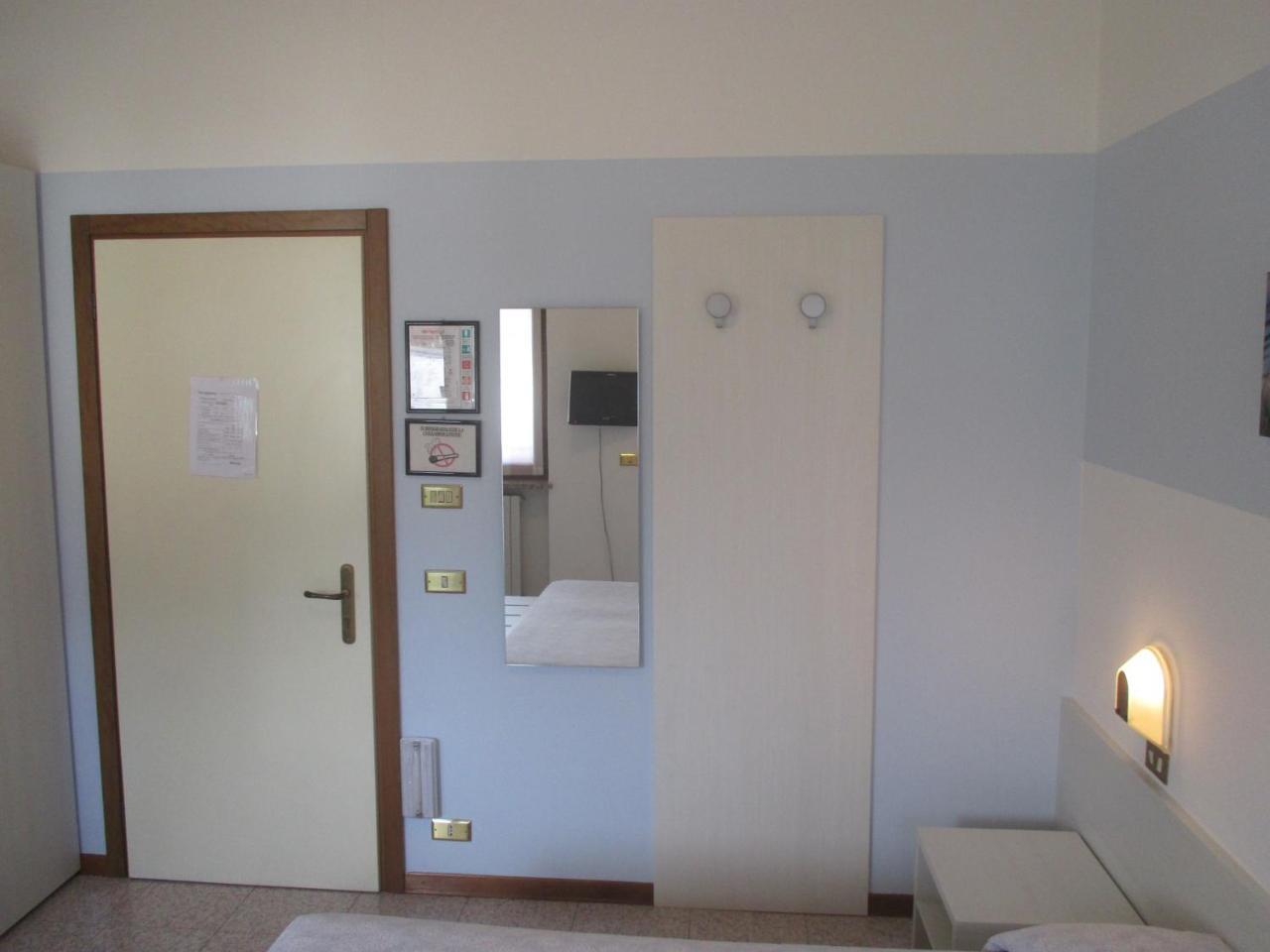 Hotel O'Scugnizzo 2 Belluno Bagian luar foto