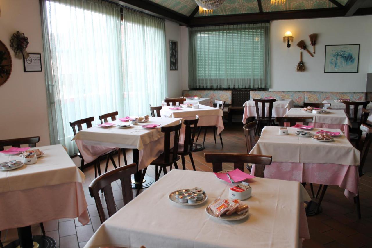 Hotel O'Scugnizzo 2 Belluno Bagian luar foto