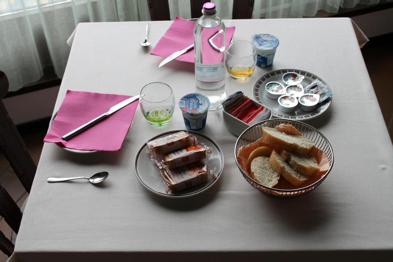 Hotel O'Scugnizzo 2 Belluno Bagian luar foto