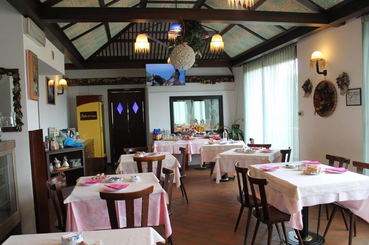 Hotel O'Scugnizzo 2 Belluno Bagian luar foto